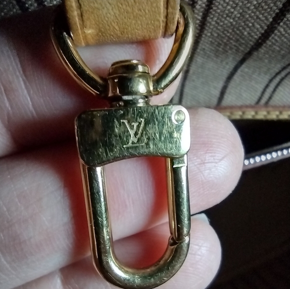 Louis Vuitton Neverfull MM - Picture 13 of 14